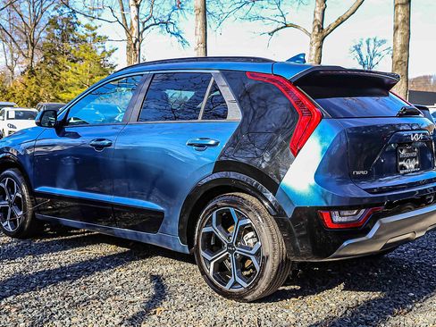 Certified 2025 Kia Niro SX Touring image 4