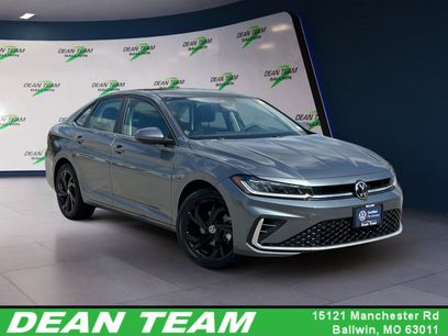Certified 2025 Volkswagen Jetta SE w/ Sunroof Package