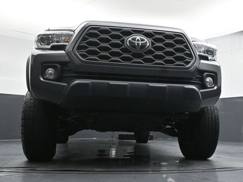 Used 2022 Toyota Tacoma TRD Off-Road image 34