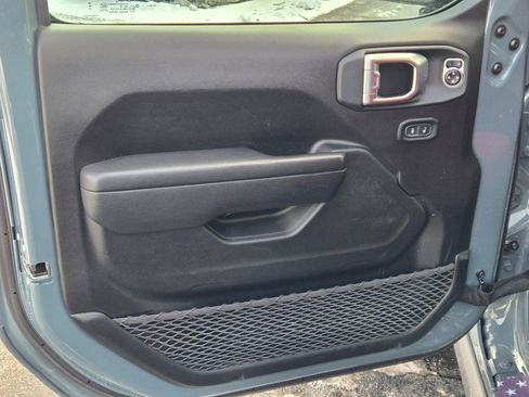 Used 2024 Jeep Gladiator Willys image 17