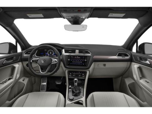 Used 2024 Volkswagen Tiguan SE R-Line AWD/4WD image 4