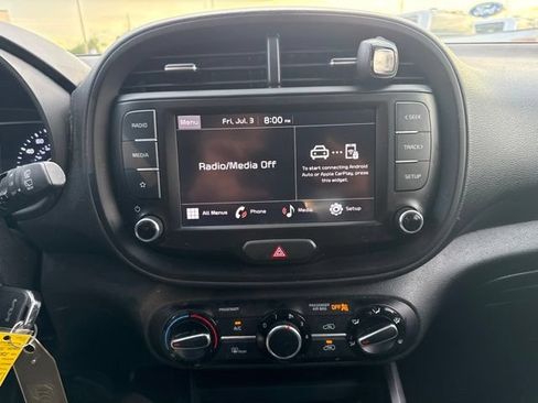 Used 2022 Kia Soul LX FWD image 11