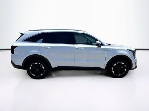 Used 2025 Kia Sorento S AWD/4WD image 9
