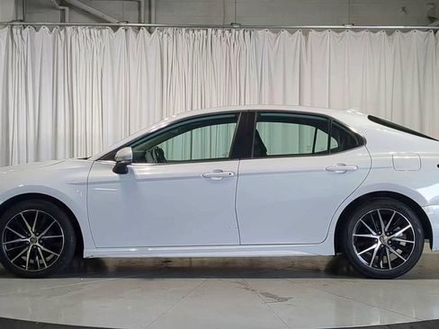 Used 2023 Toyota Camry SE FWD image 6