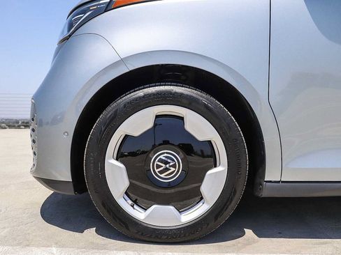 New 2025 Volkswagen ID. Buzz Pro S RWD image 11