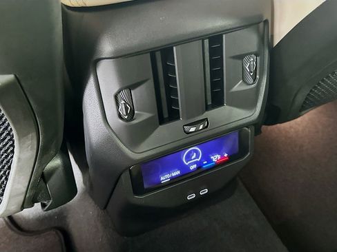 Used 2025 BMW X3 xDrive30i w/ Premium Package image 17