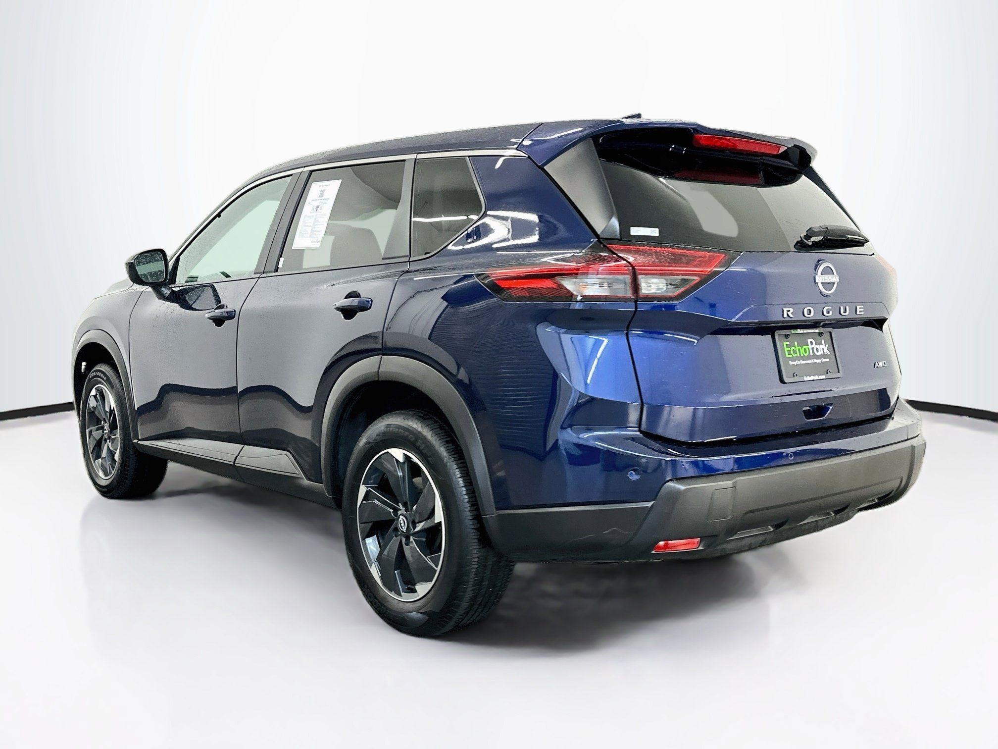 Used 2025 Nissan Rogue SV AWD/4WD image 5