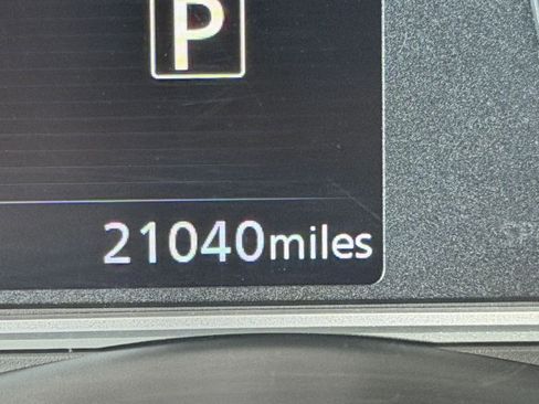Used 2025 Nissan Versa SV FWD image 38