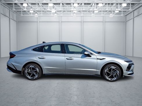 Certified 2026 Hyundai Sonata SEL FWD image 7