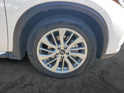 Used 2023 INFINITI QX50 Luxe FWD image 6