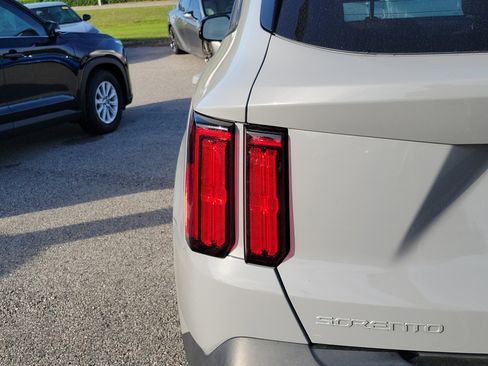 Used 2023 Kia Sorento SX Prestige image 21