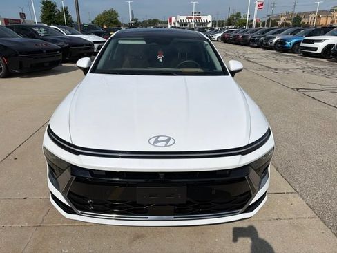 Used 2026 Hyundai Sonata Limited FWD image 2