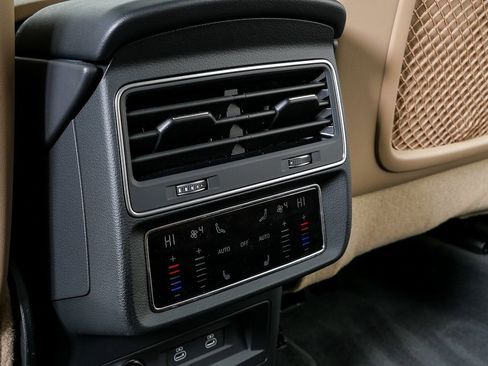 Used 2022 Audi Q7 3.0T Premium Plus w/ Premium Plus Package image 21