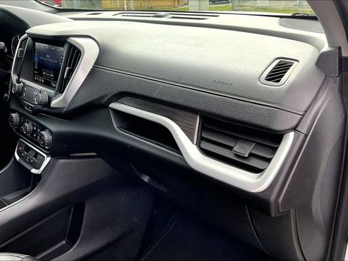 Used 2024 GMC Terrain SLT AWD/4WD image 19