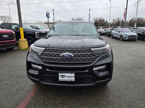 Used 2024 Ford Explorer XLT w/ Equipment Group 202A image 2