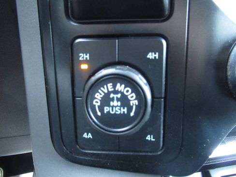 Used 2023 Ford F150 Lariat w/ Equipment Group 502A High AWD/4WD image 28