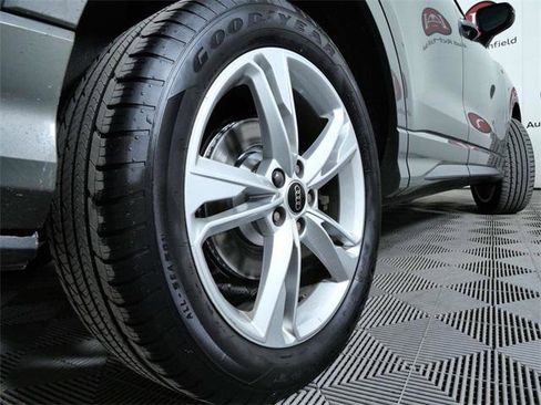 Used 2023 Audi Q3 2.0T Premium Plus w/ Premium Plus Package image 9