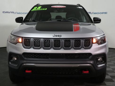 Used 2023 Jeep Compass Trailhawk AWD/4WD image 13