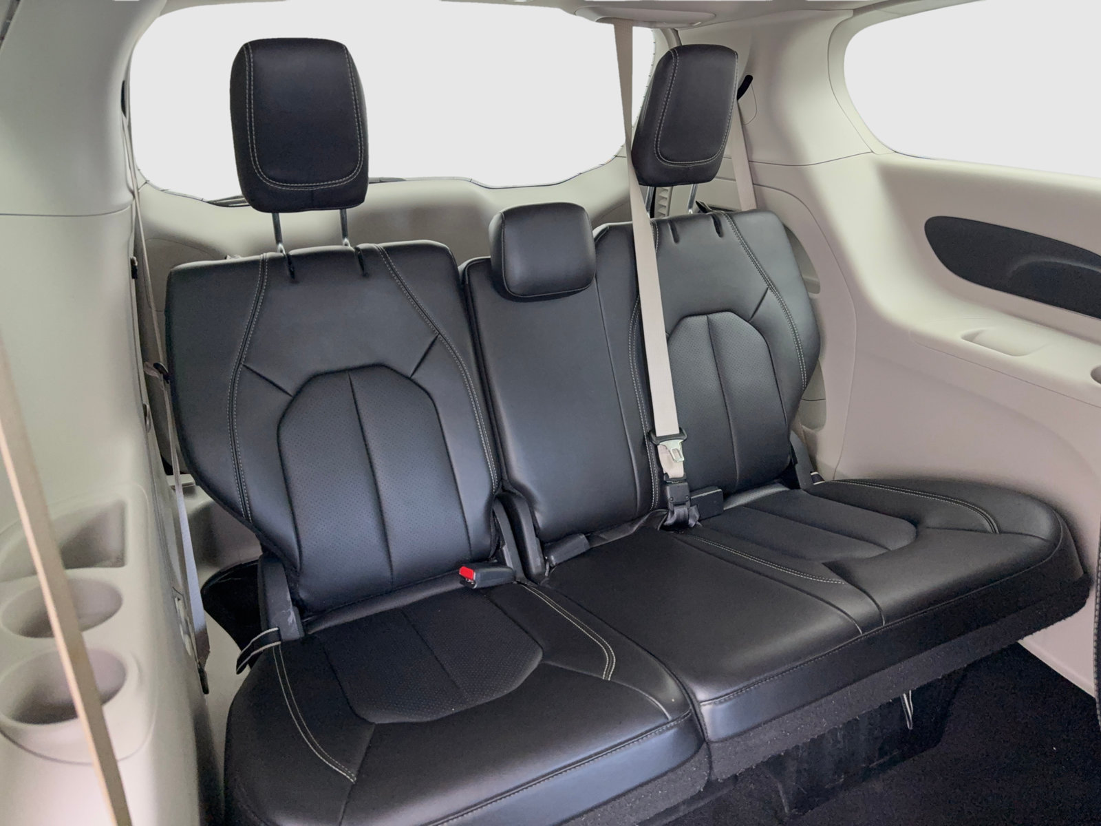 Used 2023 Chrysler Pacifica Touring-L FWD image 45