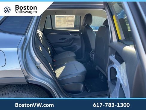 New 2026 Volkswagen Tiguan SE image 11