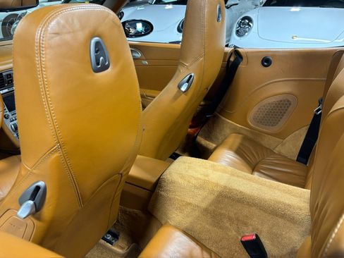 Used 2006 Porsche 911 Carrera 4 AWD/4WD image 9