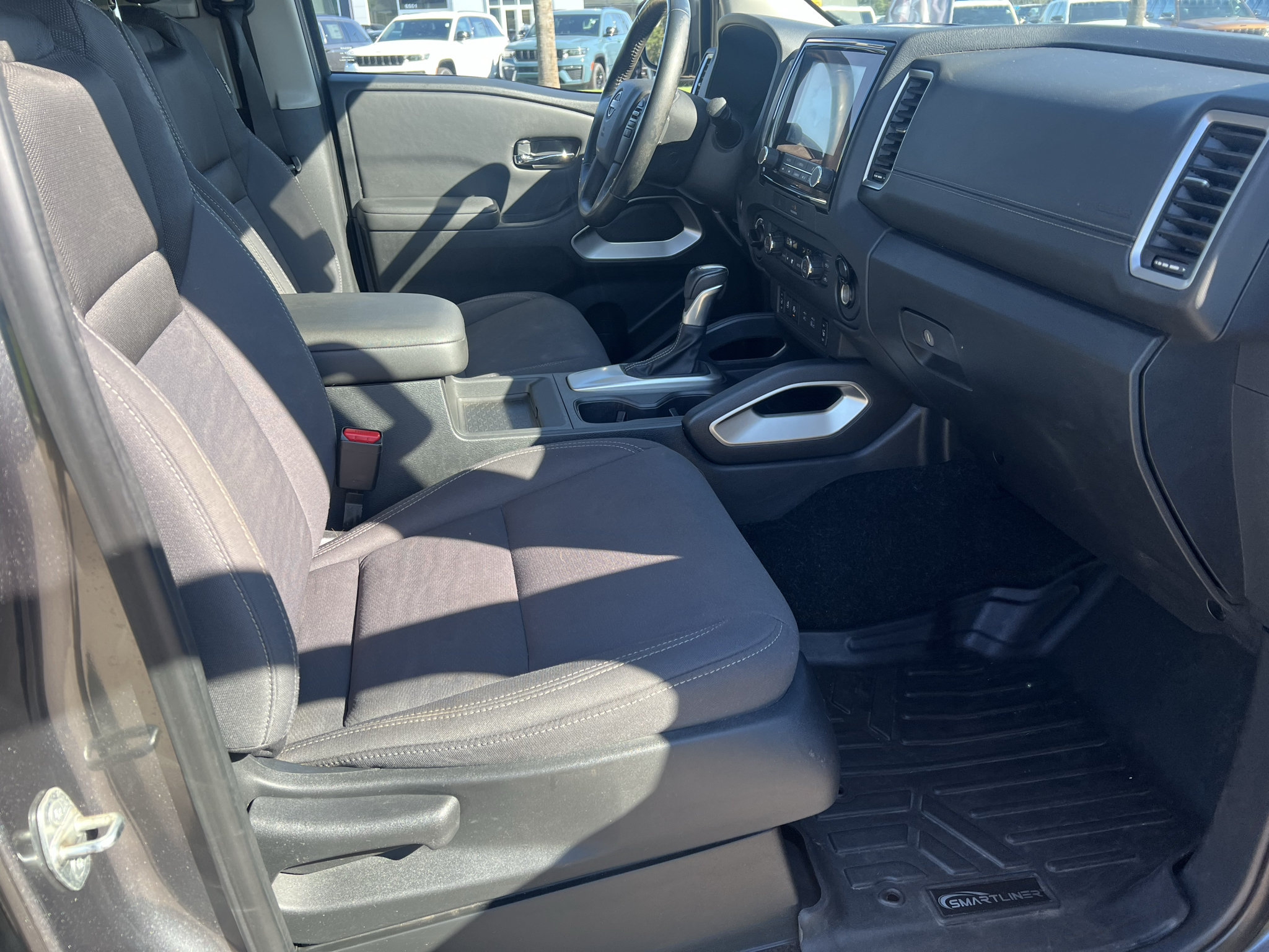 Used 2022 Nissan Frontier SV AWD/4WD image 12