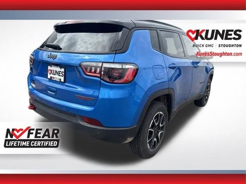 Used 2025 Jeep Compass Trailhawk AWD/4WD image 10