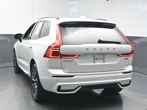 Certified 2024 Volvo XC60 B5 Core image 6