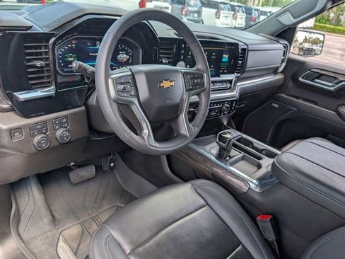 Used 2024 Chevrolet Silverado 1500 LTZ AWD/4WD image 10