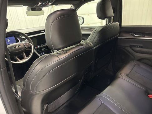 Used 2026 Jeep Grand Cherokee Altitude AWD/4WD image 35