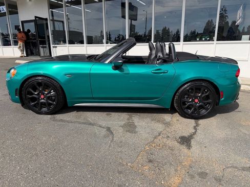 Used 2017 FIAT 124 Spider Abarth RWD image 3