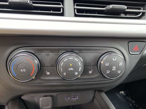 Used 2024 Chevrolet Trax RS w/ Driver Confidence Package image 14