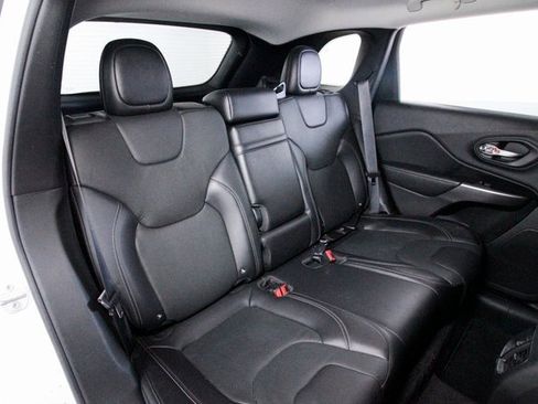 Used 2019 Jeep Cherokee Limited w/ Trailer Tow Group image 24