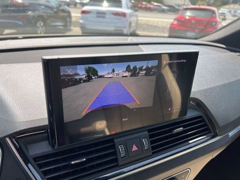 Used 2022 Audi Q5 2.0T Premium image 11