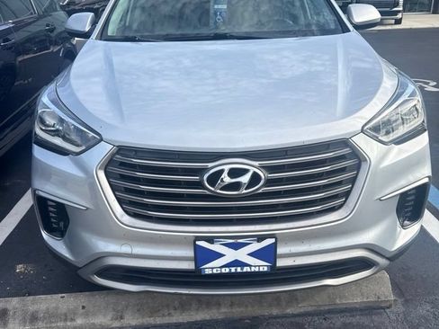 Used 2019 Hyundai Santa Fe XL SE FWD image 3