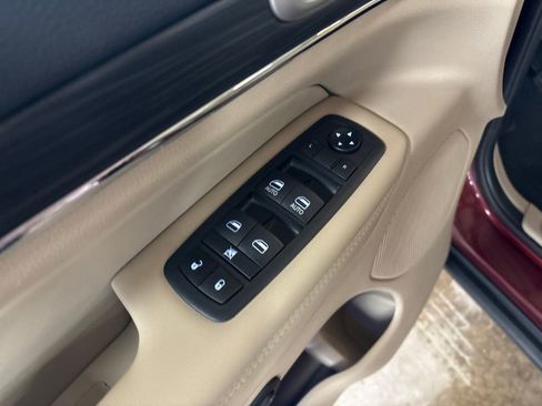 Used 2021 Jeep Grand Cherokee Limited w/ Premium Lighting Group image 16