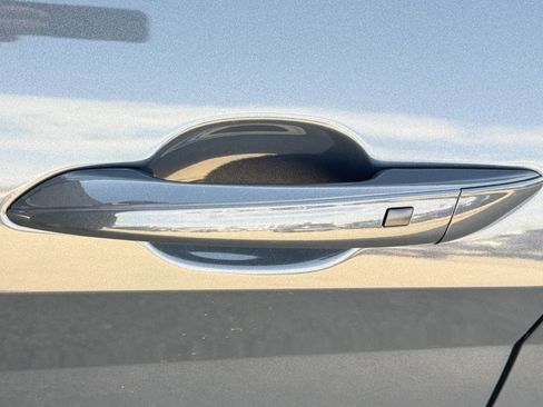 Used 2023 Hyundai Elantra SEL w/ Cargo Package image 9