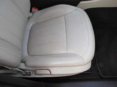 Used 2011 Buick Regal CXL image 18