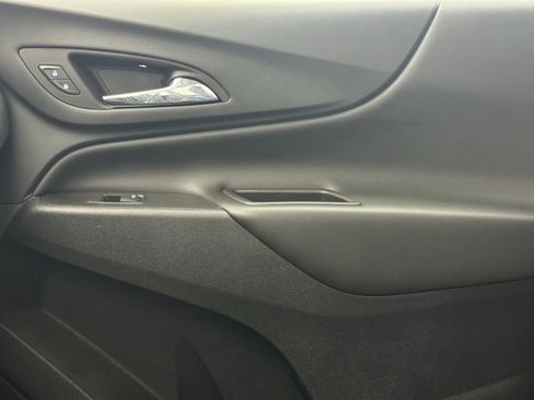 Used 2024 Chevrolet Equinox LT image 39