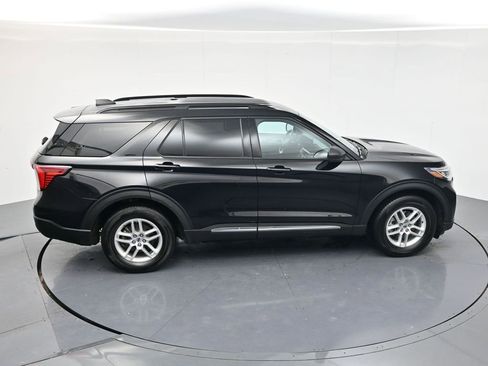 Used 2025 Ford Explorer Active w/ Active Comfort Package RWD image 45