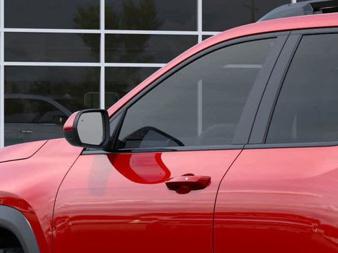 New 2026 Chevrolet Equinox ACTIV w/ LPO, Floor Liner Package image 27