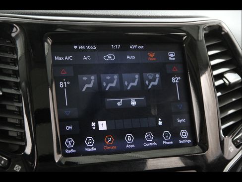 Used 2022 Jeep Cherokee Limited image 11