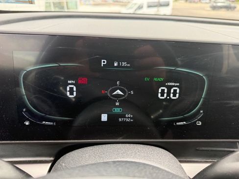 Used 2023 Kia Sportage EX AWD/4WD image 11