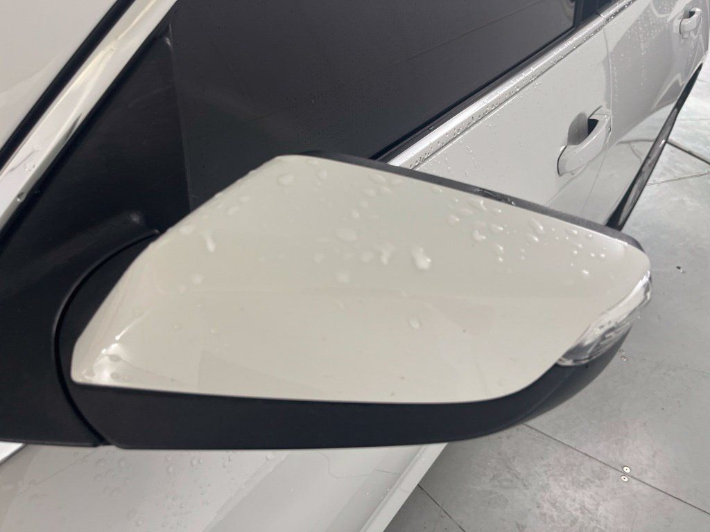 Used 2018 Chevrolet Malibu LT FWD image 35