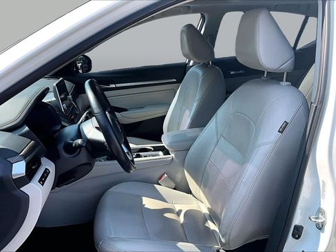 Used 2020 Nissan Altima 2.0 Platinum FWD image 7