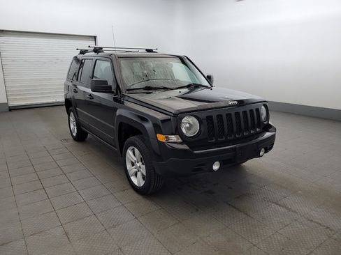 Used 2017 Jeep Patriot Latitude FWD image 13