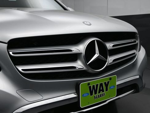Used 2017 Mercedes-Benz GLC 300 4MATIC image 5