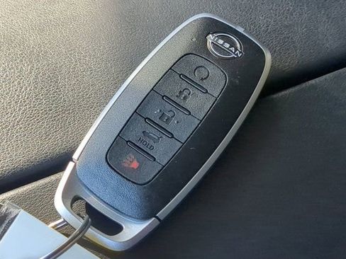 Used 2025 Nissan Rogue SV FWD image 26