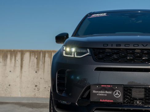 Used 2024 Land Rover Discovery Sport Dynamic SE AWD/4WD image 7