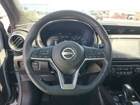 Used 2023 Nissan Kicks SR w/ SR Premium Package FWD image 6